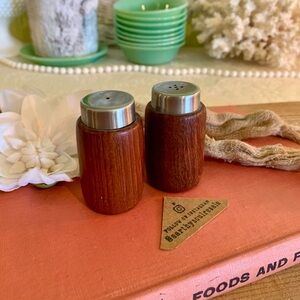 Vintage Wood S&P Shakers🪵